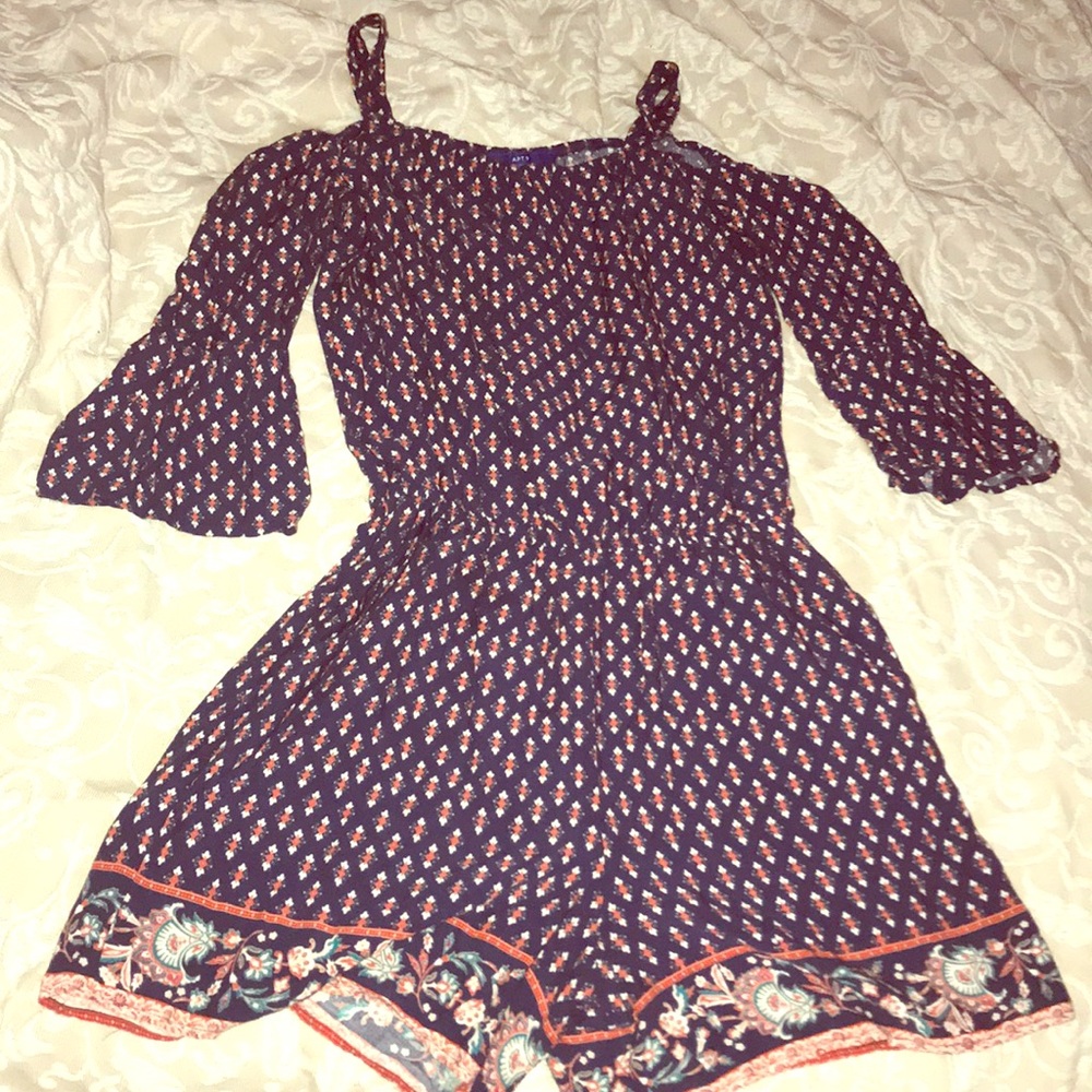 🔥🔥Mid Sleeve Navy Blue Romper w/ patterns🔥🔥